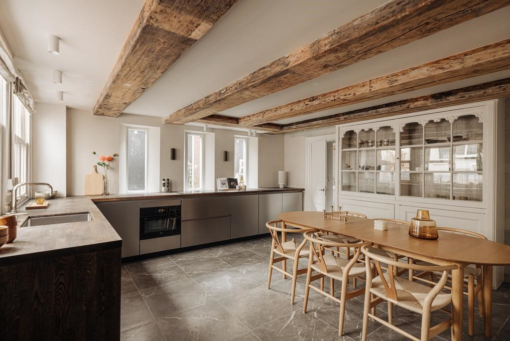 Appartement te huur: Kromme Waal 29E, Amsterdam