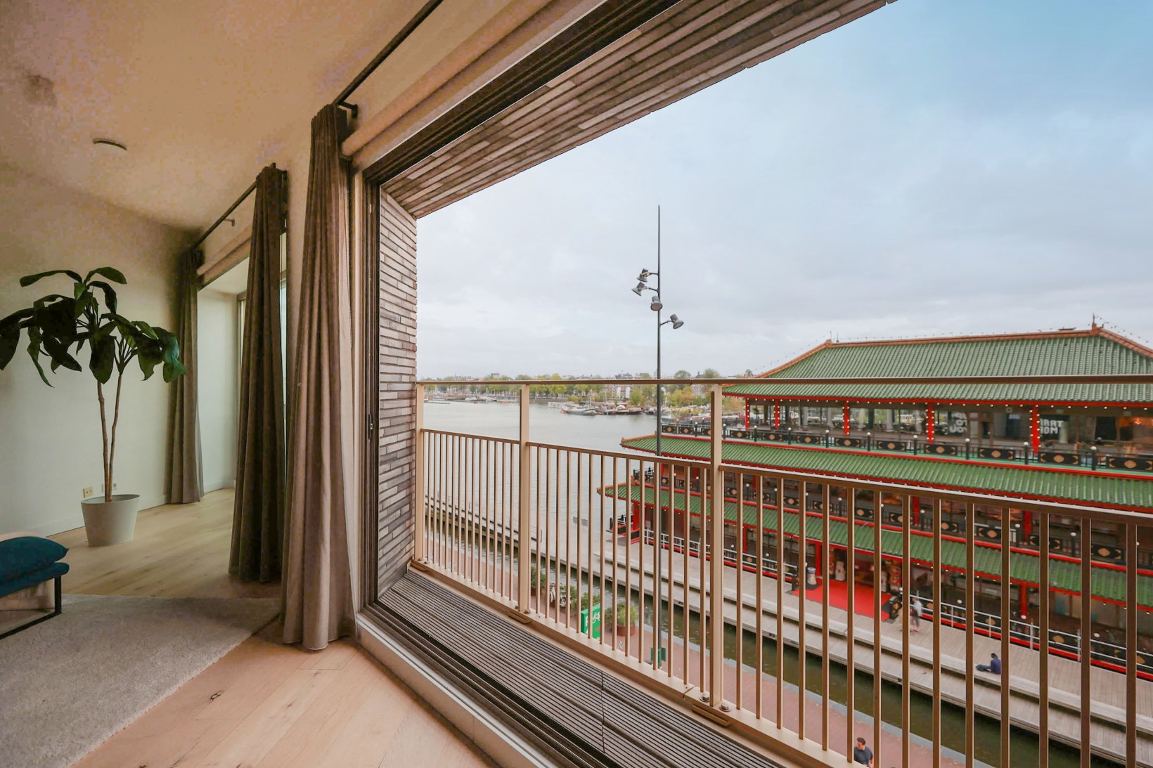 Appartement te koop: Oosterdokskade 13, Amsterdam