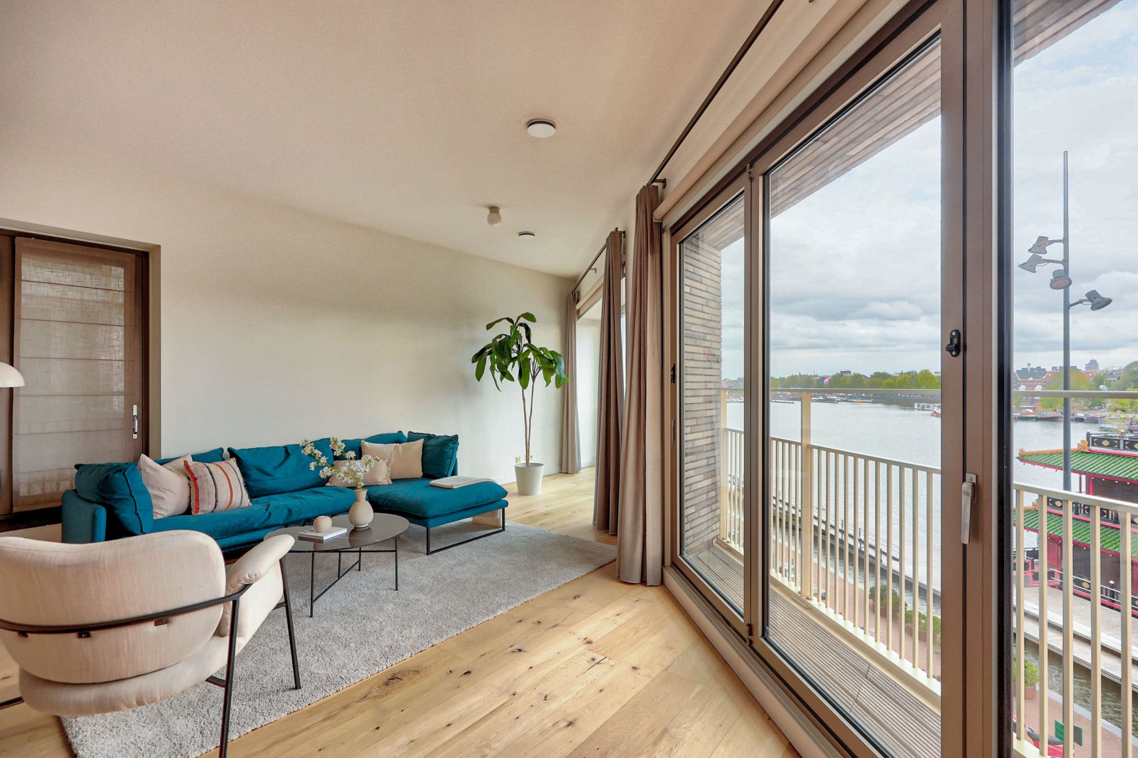 Appartement te koop: Oosterdokskade 13, Amsterdam
