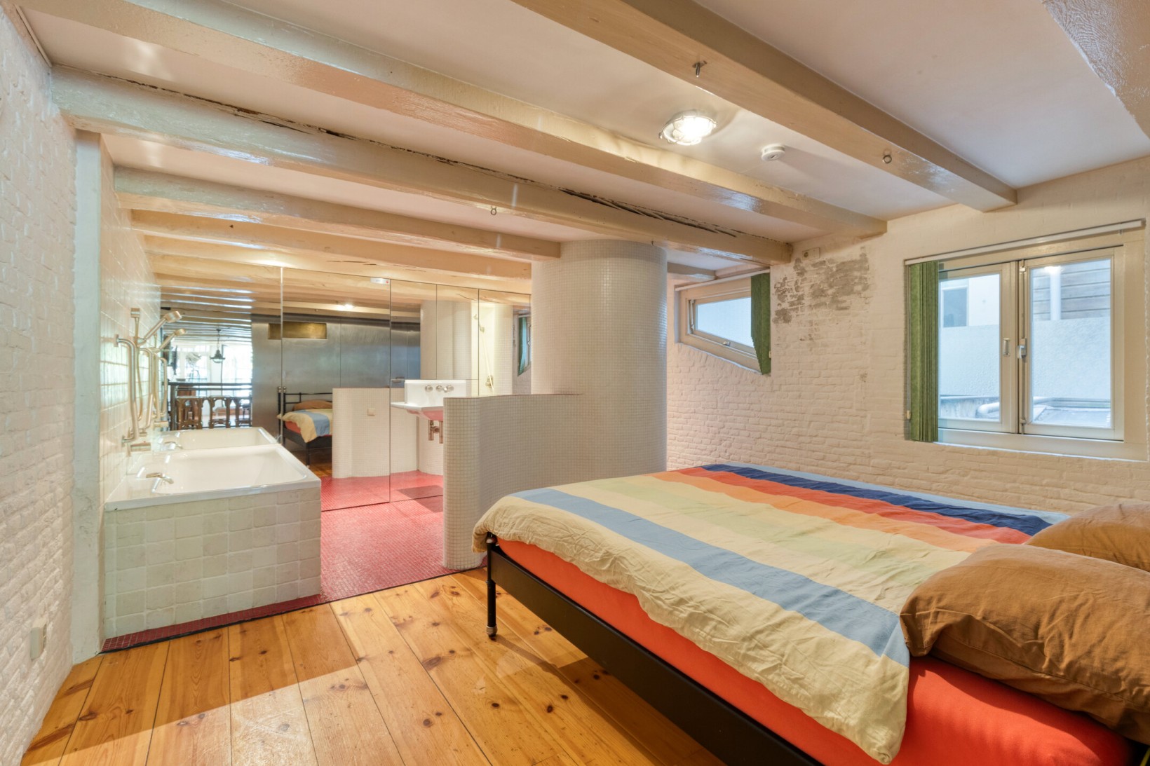 Appartement te koop: recht boomssloot 42B, Amsterdam