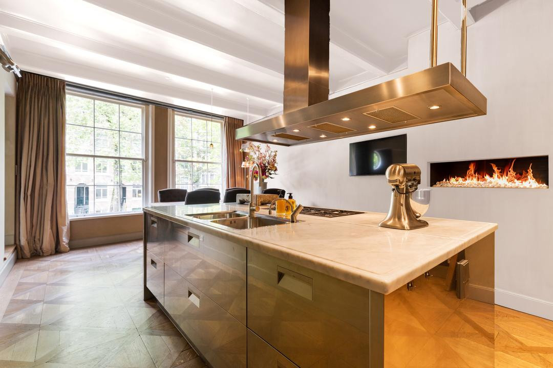 Tussenwoning te koop: Groenburgwal 1, Amsterdam