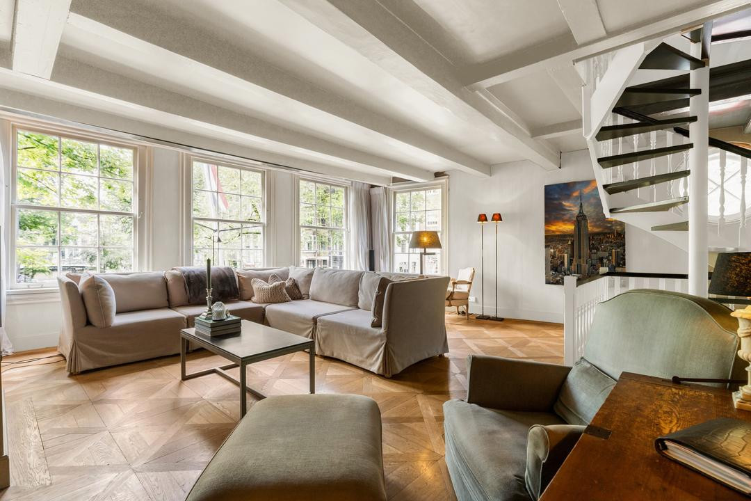 Tussenwoning te koop: Groenburgwal 1, Amsterdam