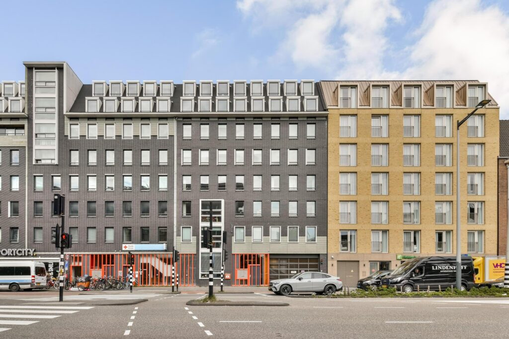 Appartement te koop: Valkenburgerstraat 22F, Amsterdam