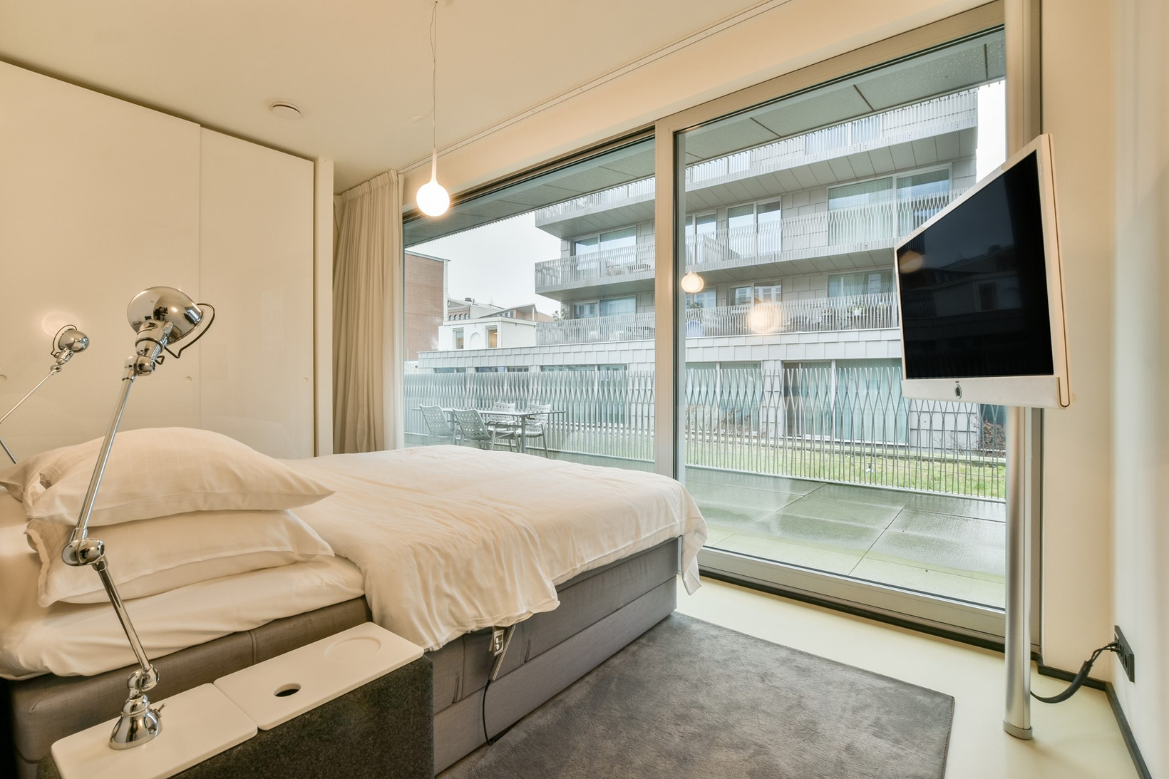 Appartement te huur: Valkenburgerstraat 132F, Amsterdam
