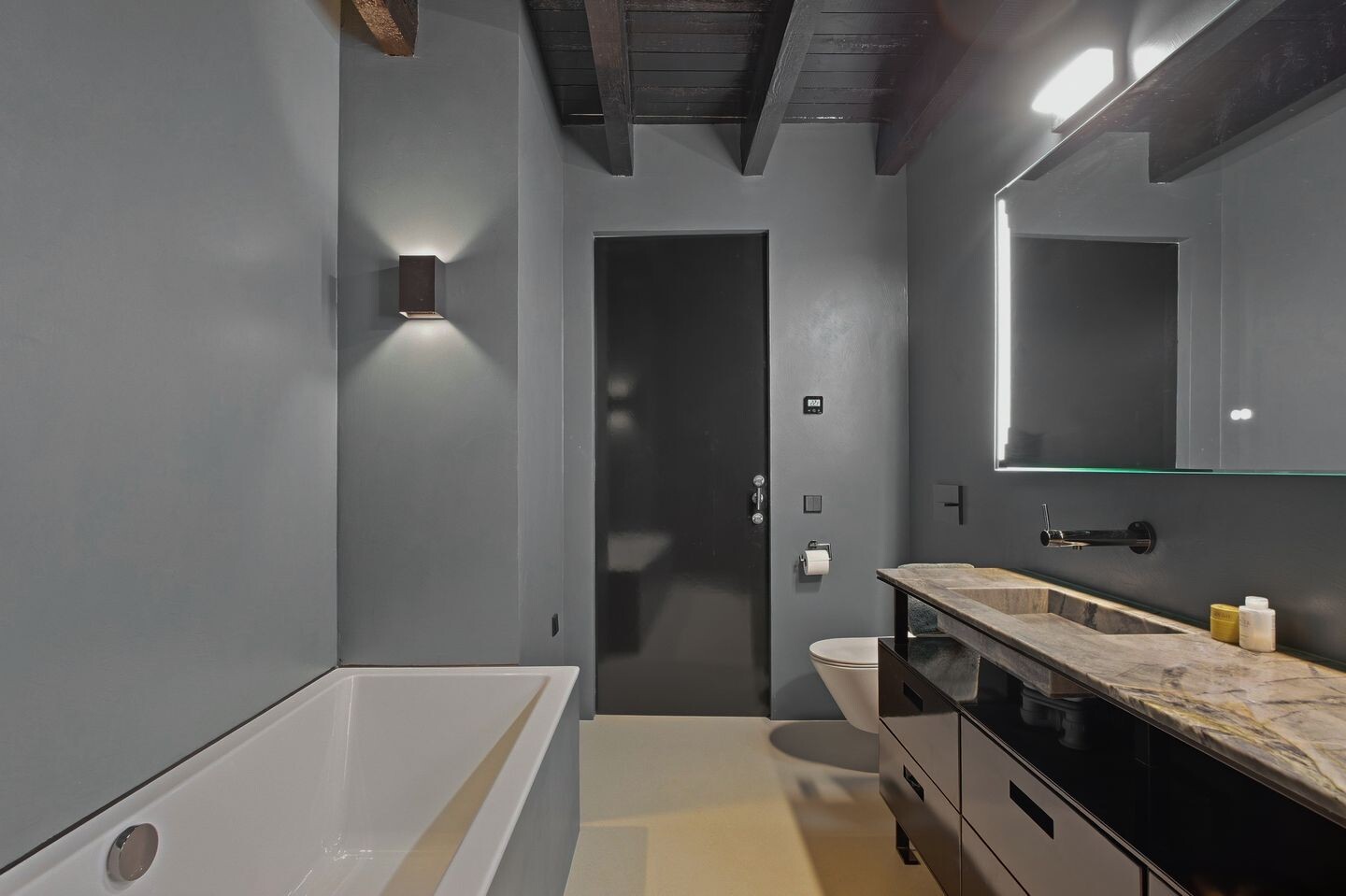 Appartement te koop: Warmoesstraat 18E, Amsterdam