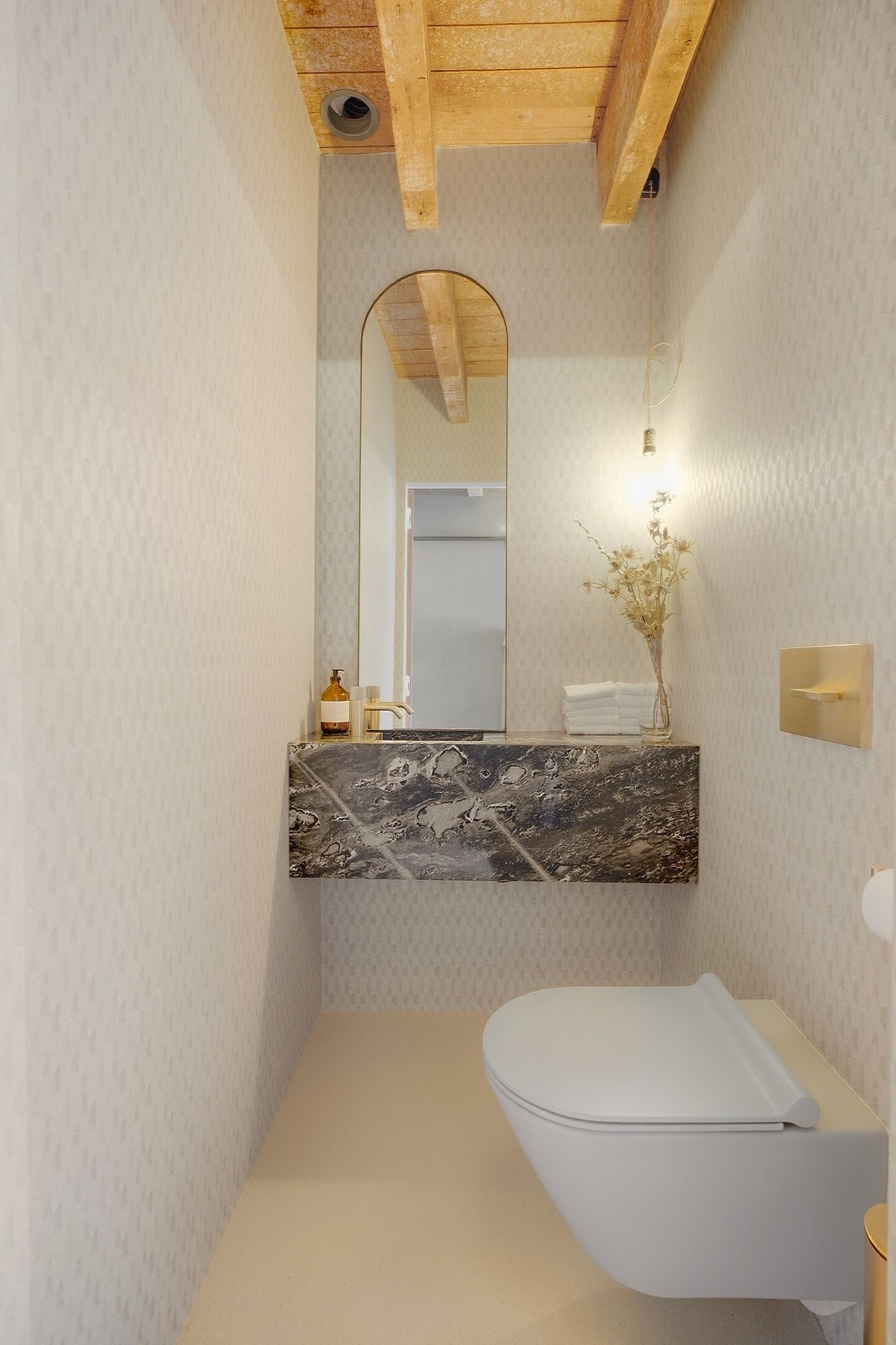 Appartement te koop: Warmoesstraat 18E, Amsterdam