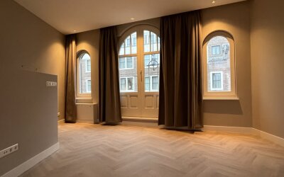 Nieuwezijds Voorburgwal 318-4