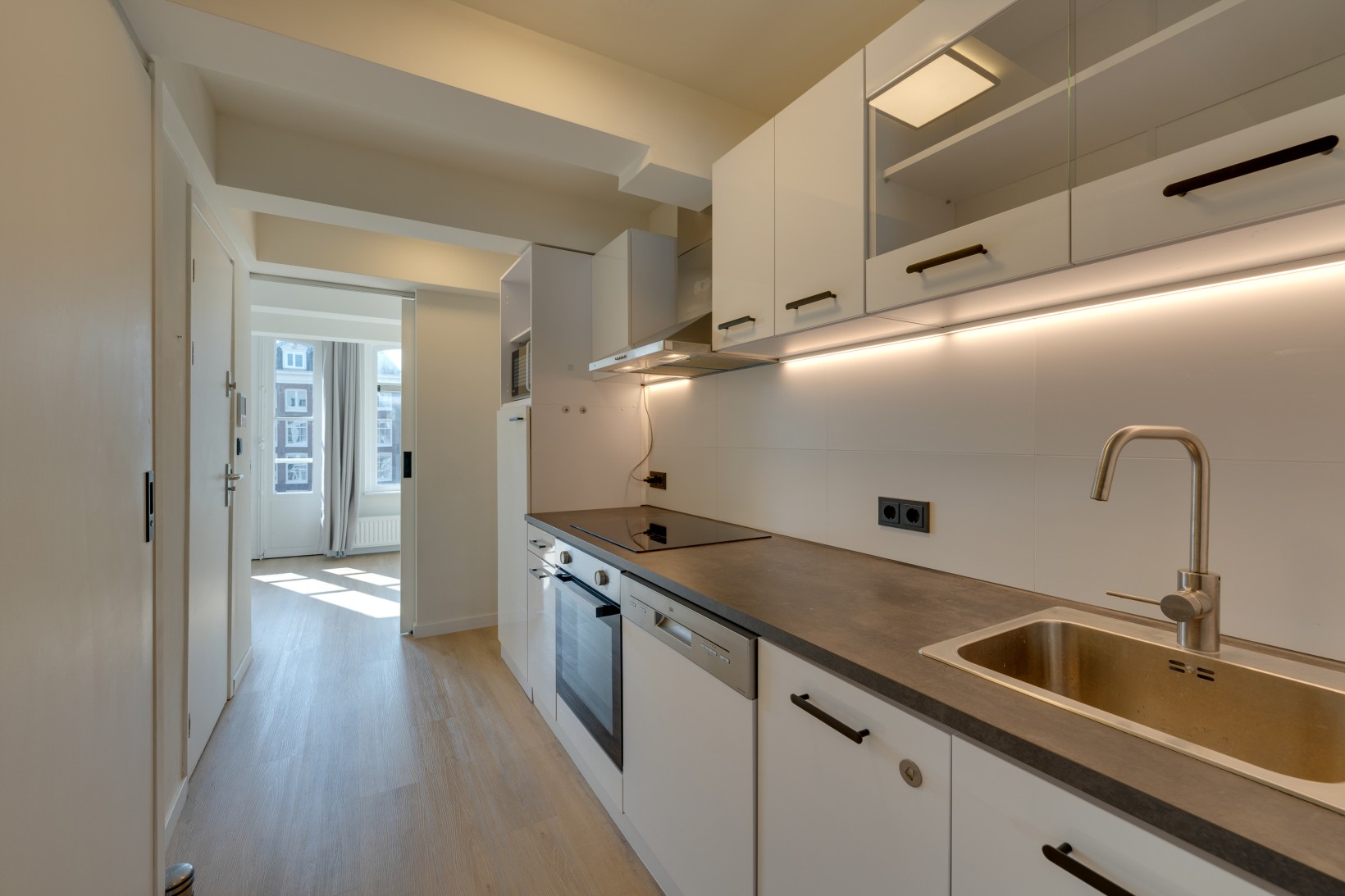 Appartement te koop: Nieuwezijds Voorburgwal 82-3, Amsterdam