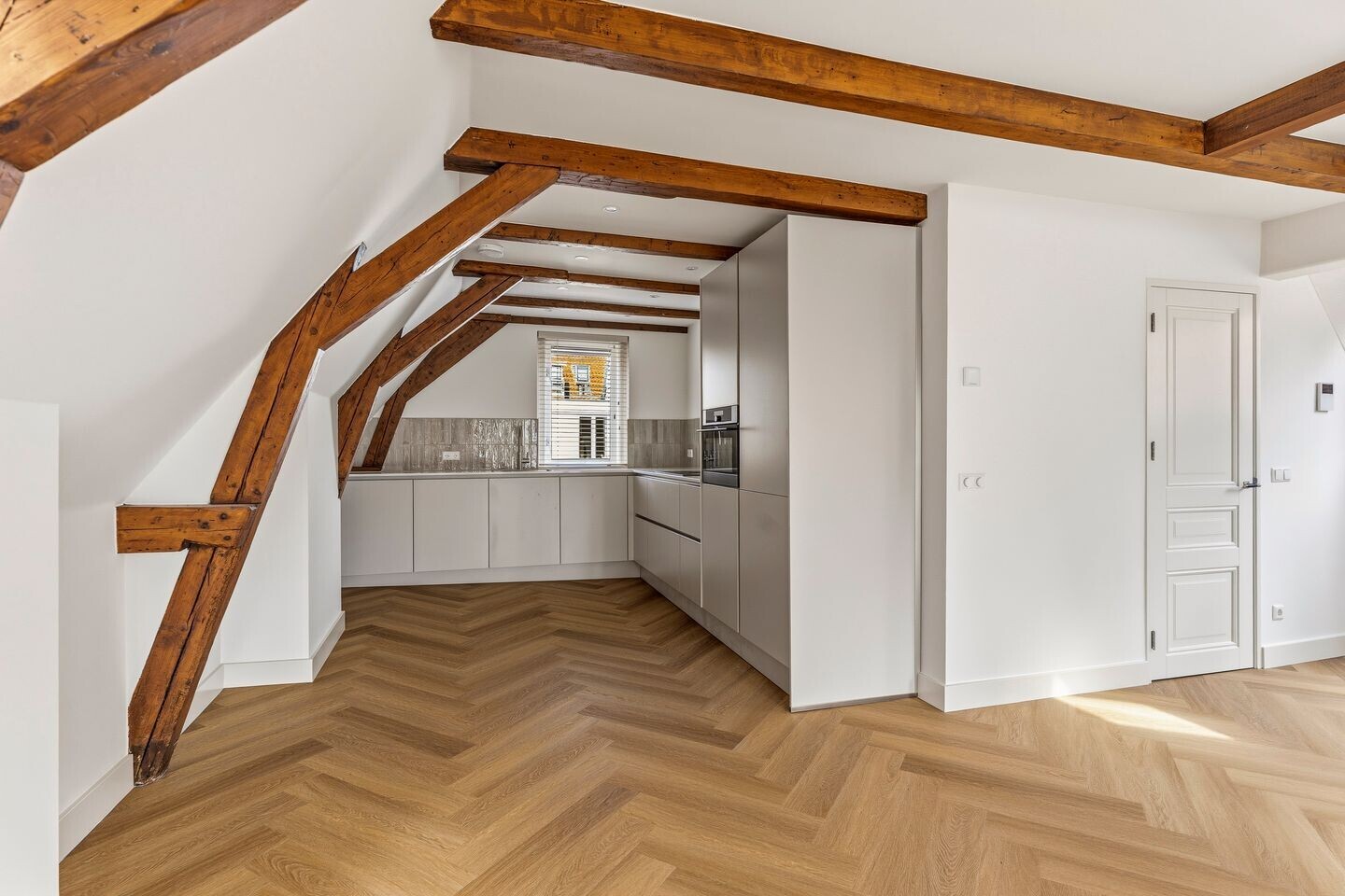 Appartement te huur: Haarlemmerstraat 104-3, Amsterdam