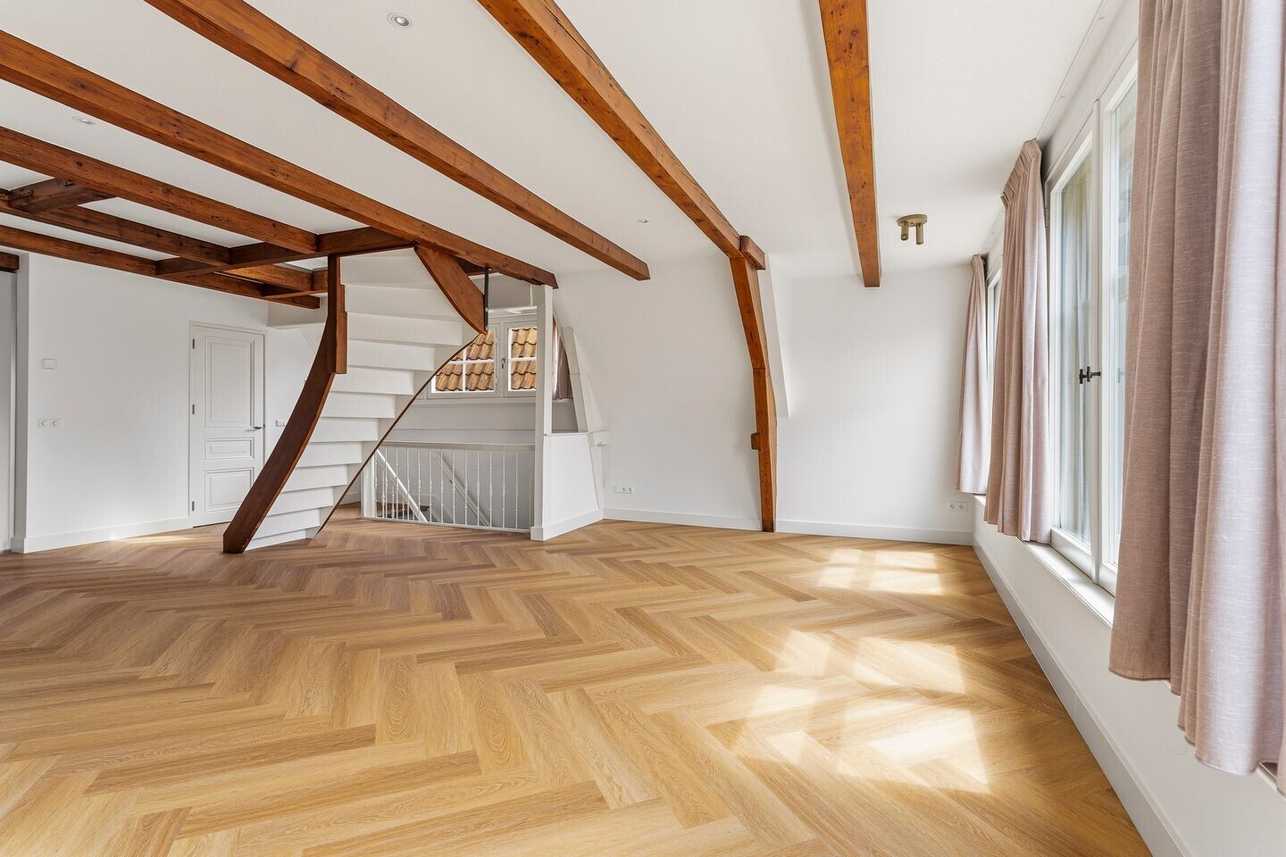 Appartement te huur: Haarlemmerstraat 104-3, Amsterdam
