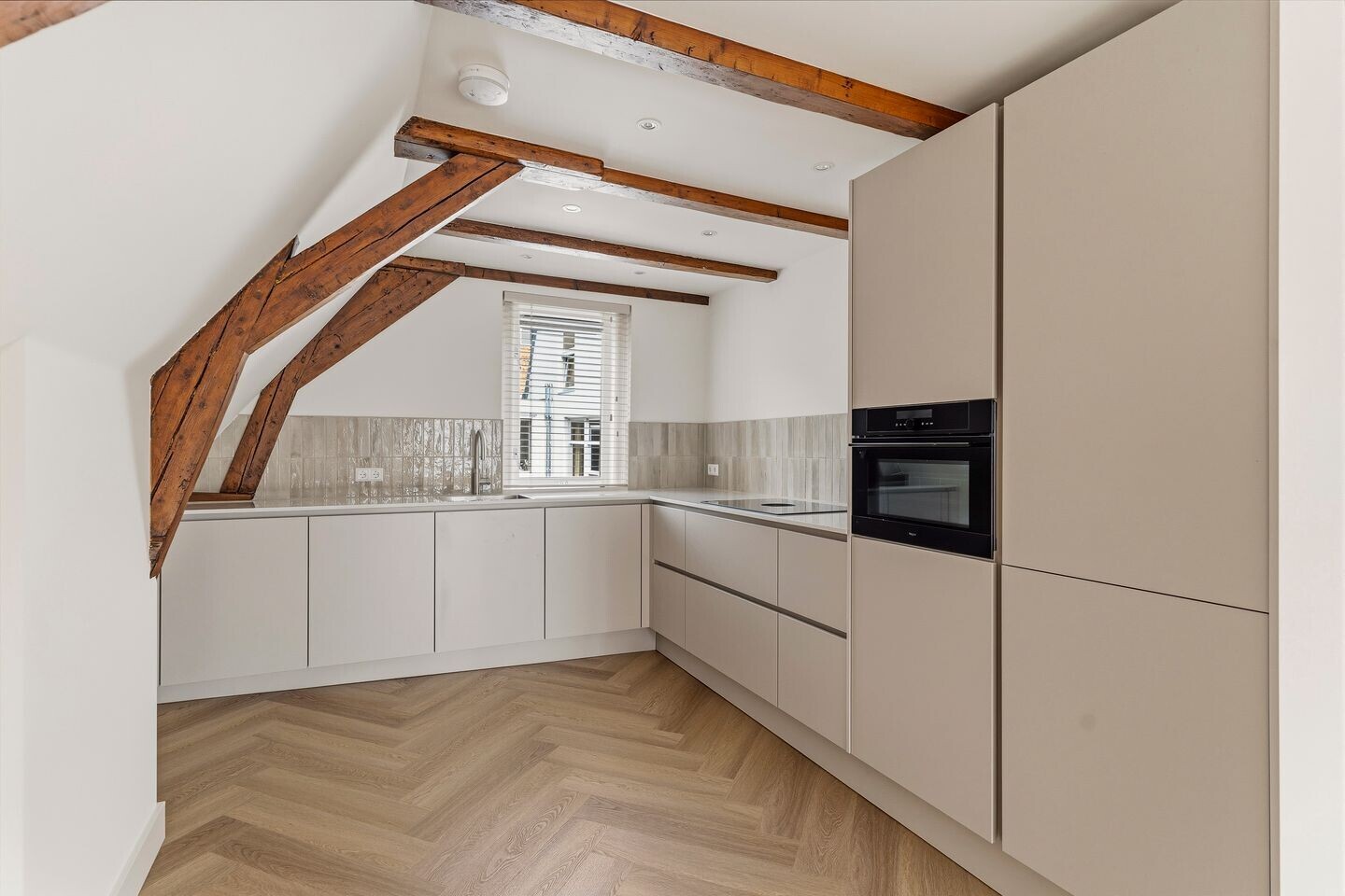 Appartement te huur: Haarlemmerstraat 104-3, Amsterdam