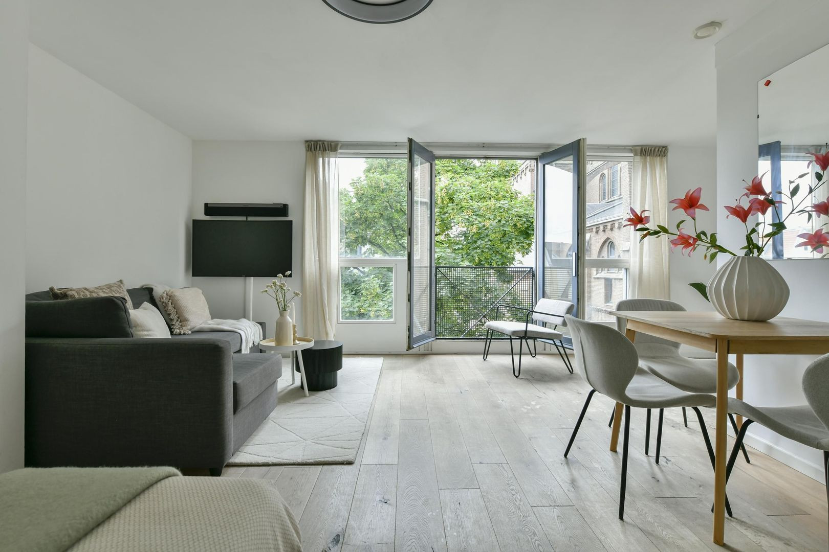 Studio te koop: Haarlemmer Houttuinen 45H, Amsterdam