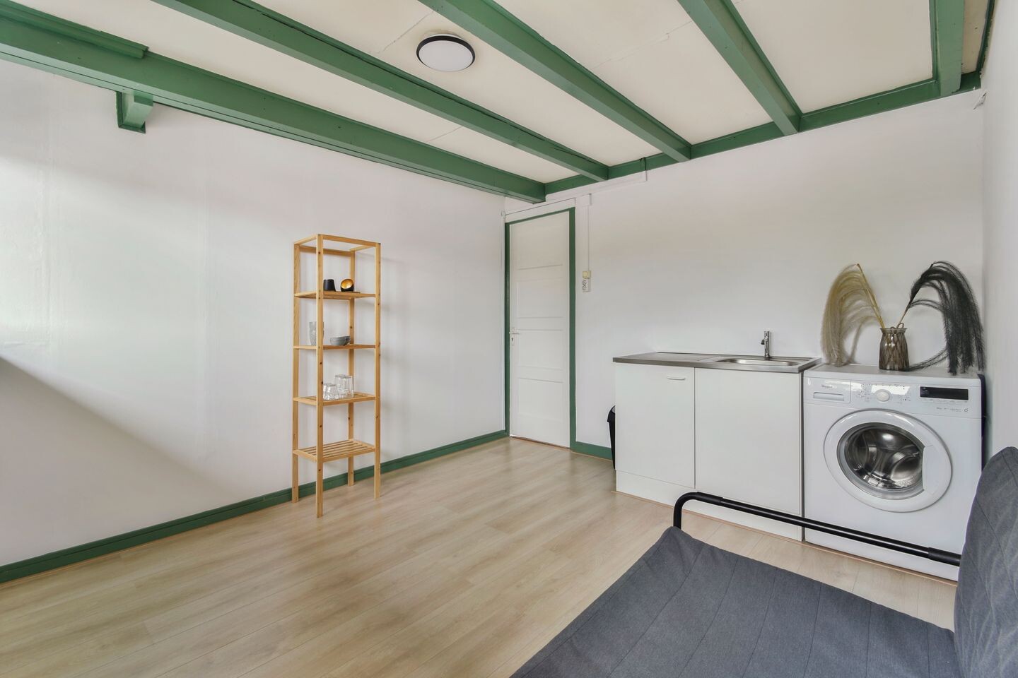 Studio te koop: Zaandijkstraat 10-2, Amsterdam