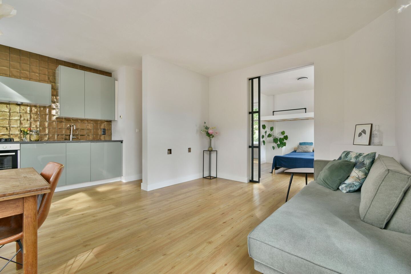 Studio te koop: Zaandijkstraat 10-2, Amsterdam