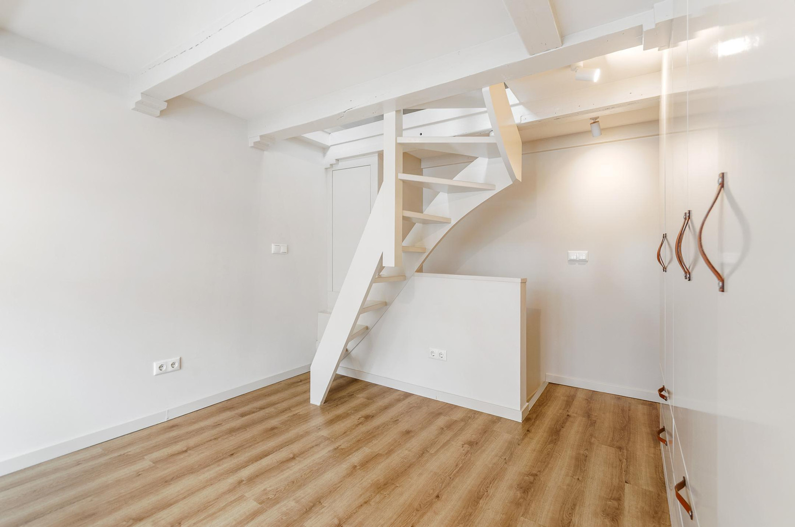 Studio te koop: Eerste Leliedwarsstraat 15-1, Amsterdam