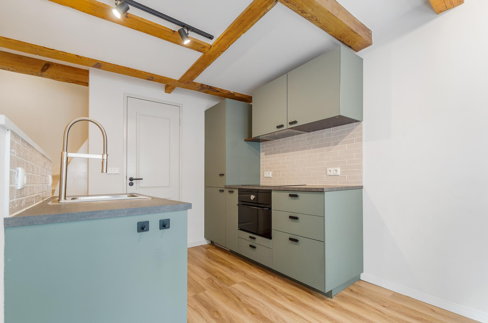 Studio te koop: Eerste Leliedwarsstraat 15-1, Amsterdam