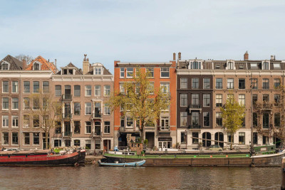Amstel 163-4
