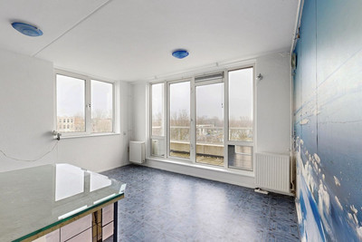 Buiten Kadi. 85