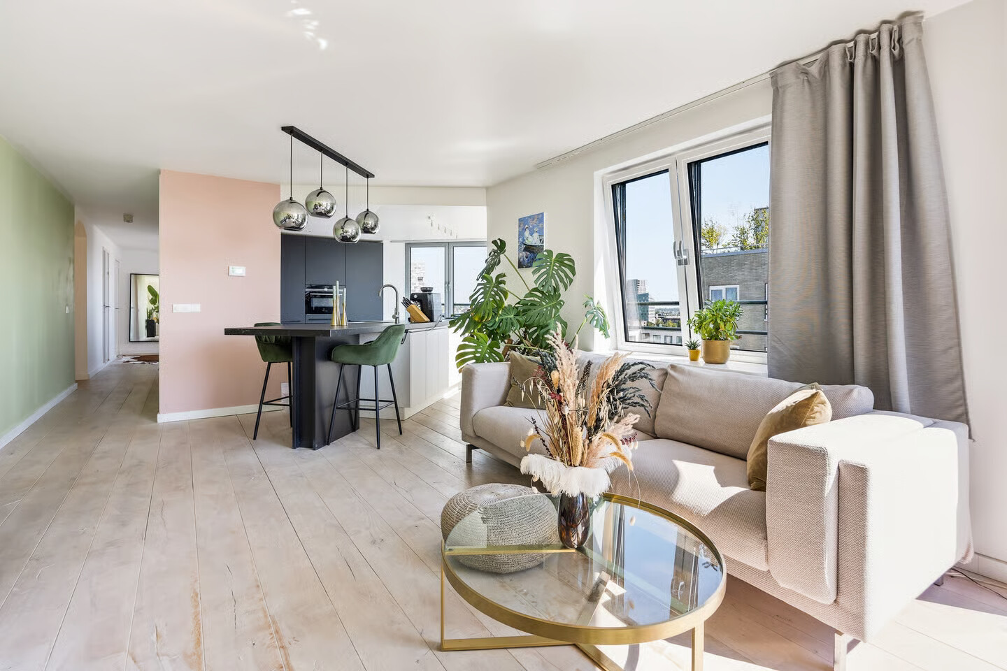 Appartement te koop: Borneolaan 242, Amsterdam