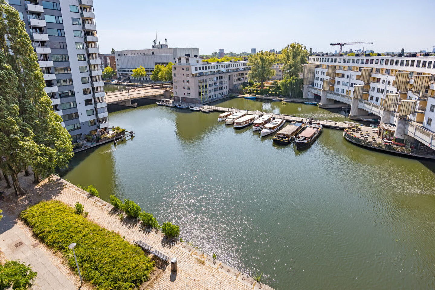 Appartement te koop: Borneolaan 242, Amsterdam