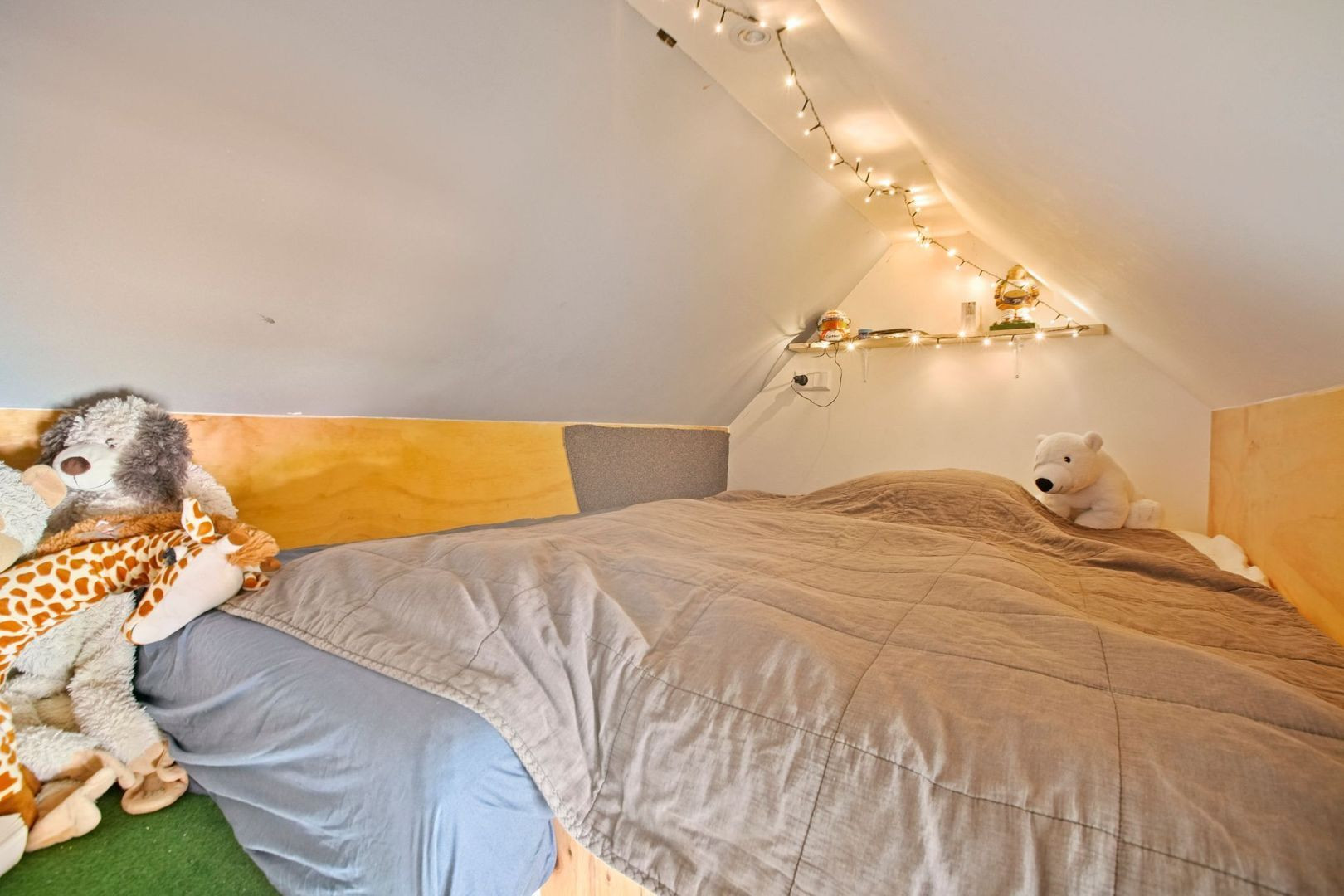 Tussenwoning te koop: Vogelplantsoen 8, Amsterdam