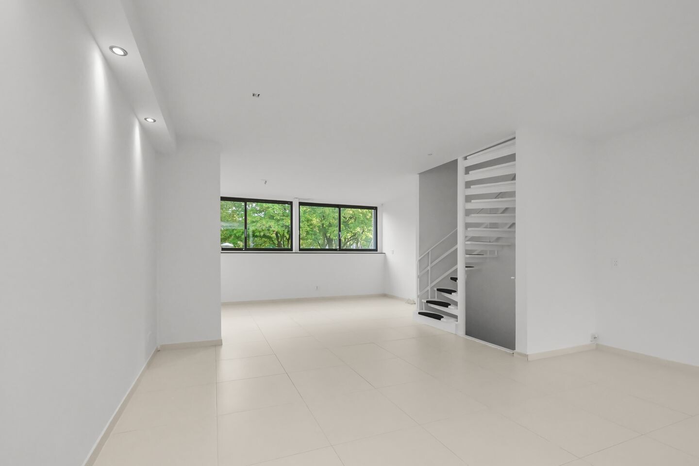 Tussenwoning te koop: Amerbos 25, Amsterdam