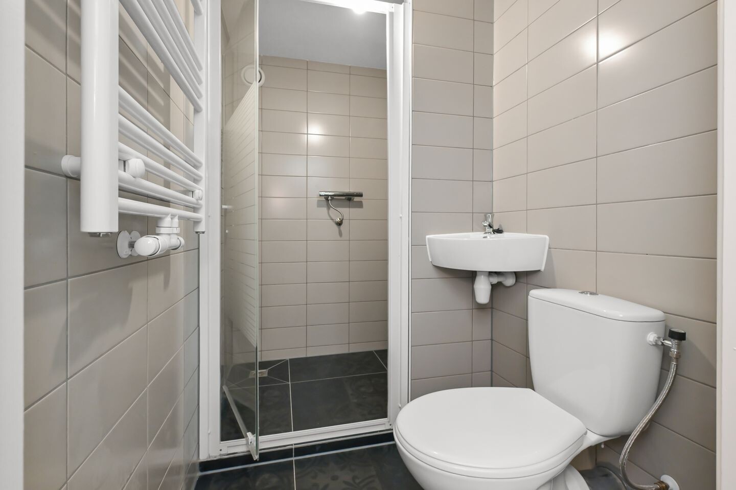 Tussenwoning te koop: Amerbos 25, Amsterdam