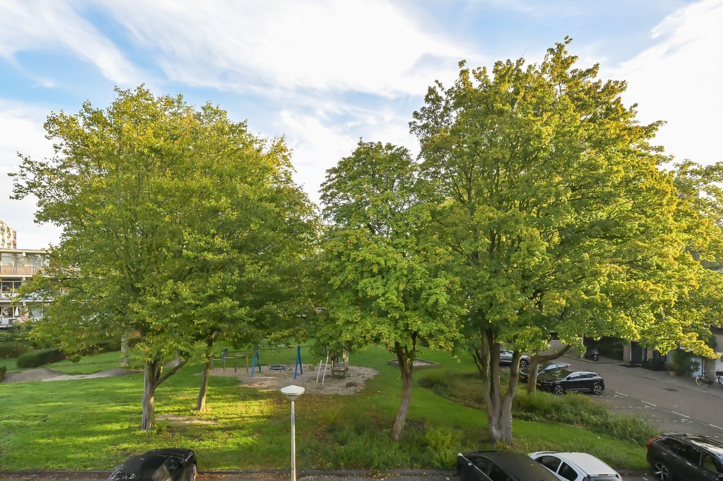 Tussenwoning te koop: Amerbos 25, Amsterdam