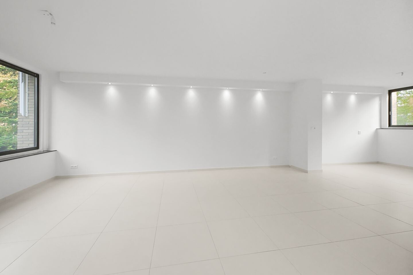 Tussenwoning te koop: Amerbos 25, Amsterdam