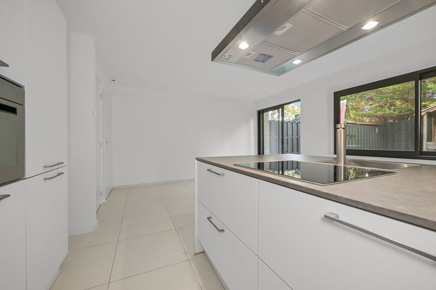Tussenwoning te koop: Amerbos 25, Amsterdam