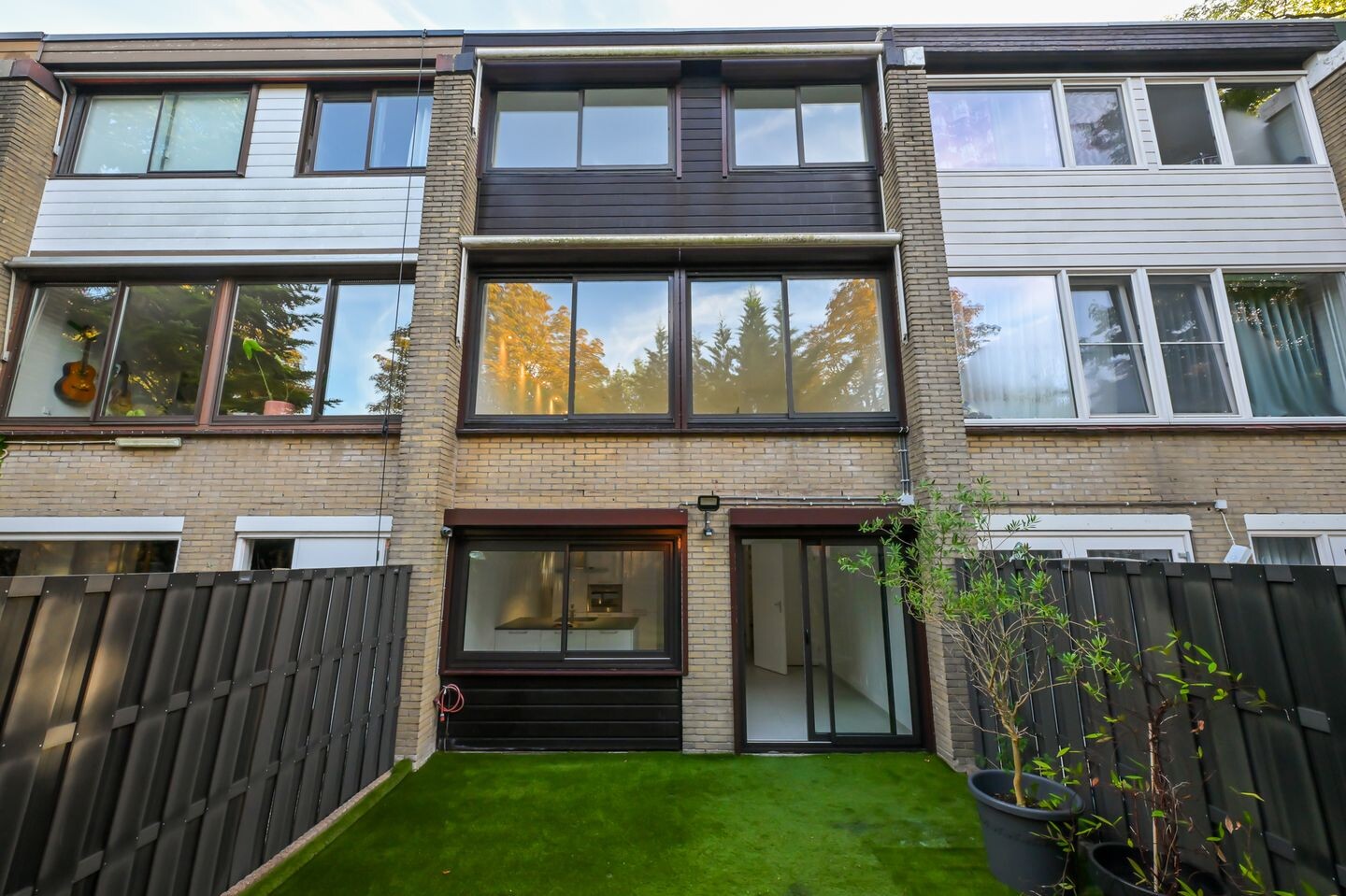 Tussenwoning te koop: Amerbos 25, Amsterdam