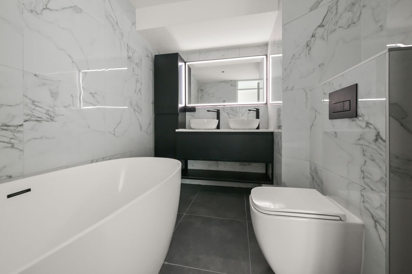 Tussenwoning te koop: Amerbos 25, Amsterdam