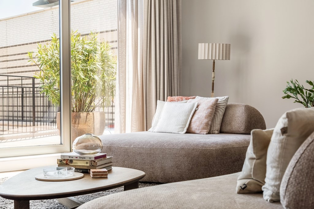 Appartement te huur: Spadinalaan 697, Amsterdam