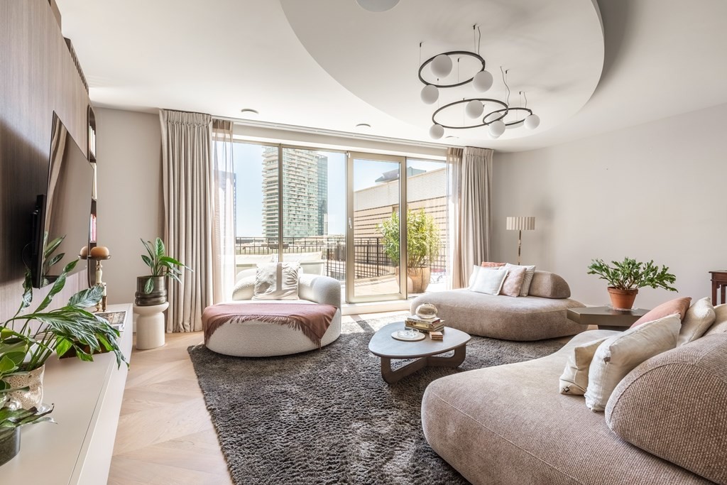 Appartement te huur: Spadinalaan 697, Amsterdam