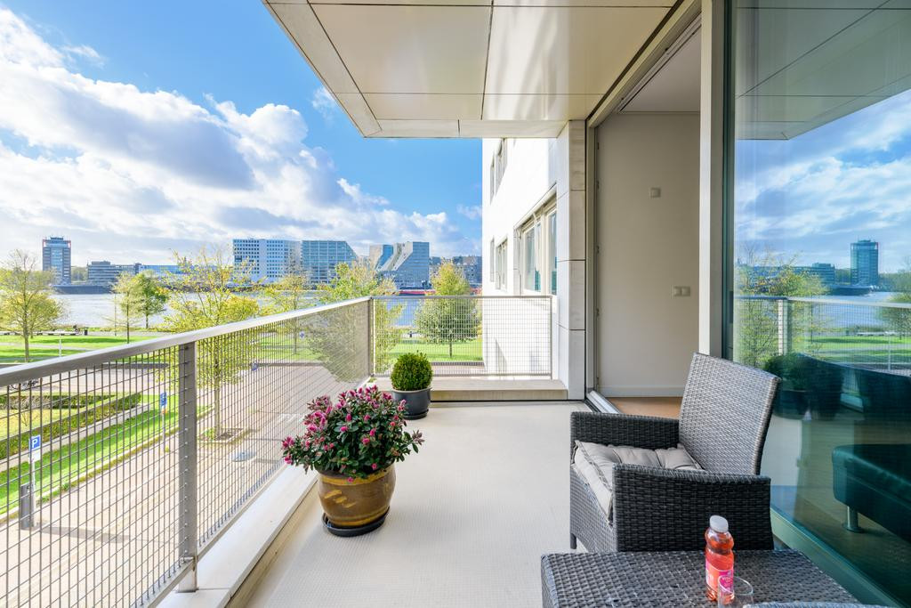 Appartement te koop: Overhoeksparklaan 154, Amsterdam