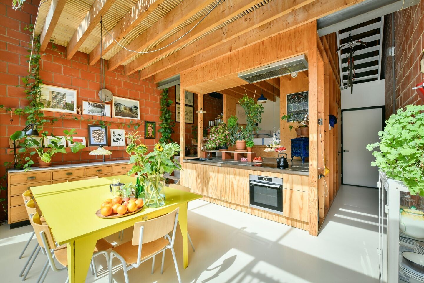 Tussenwoning te koop: Kaasjeskruidstraat 37, Amsterdam