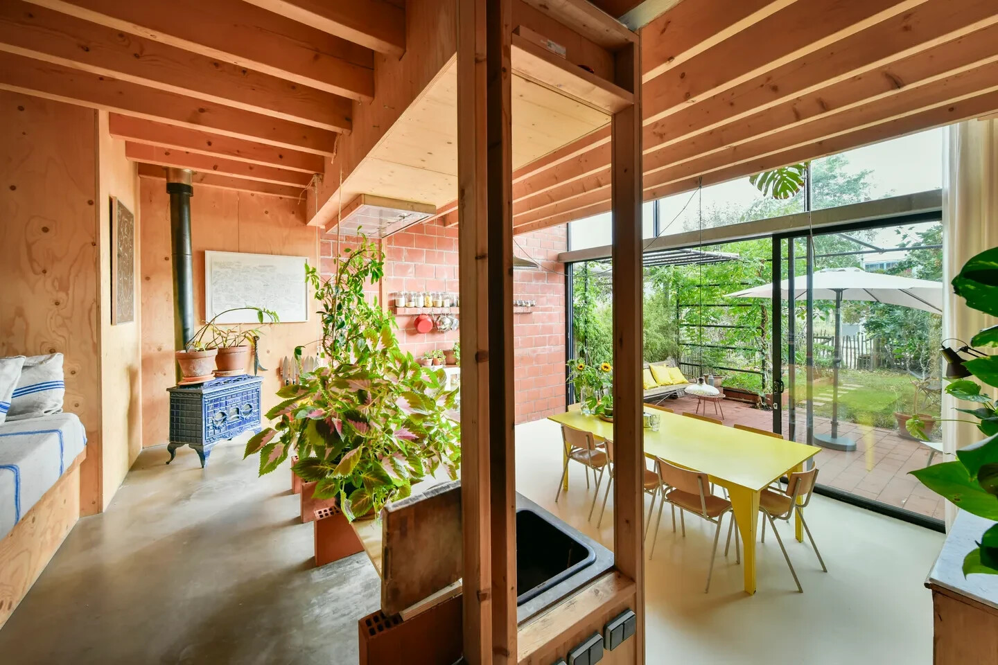 Tussenwoning te koop: Kaasjeskruidstraat 37, Amsterdam