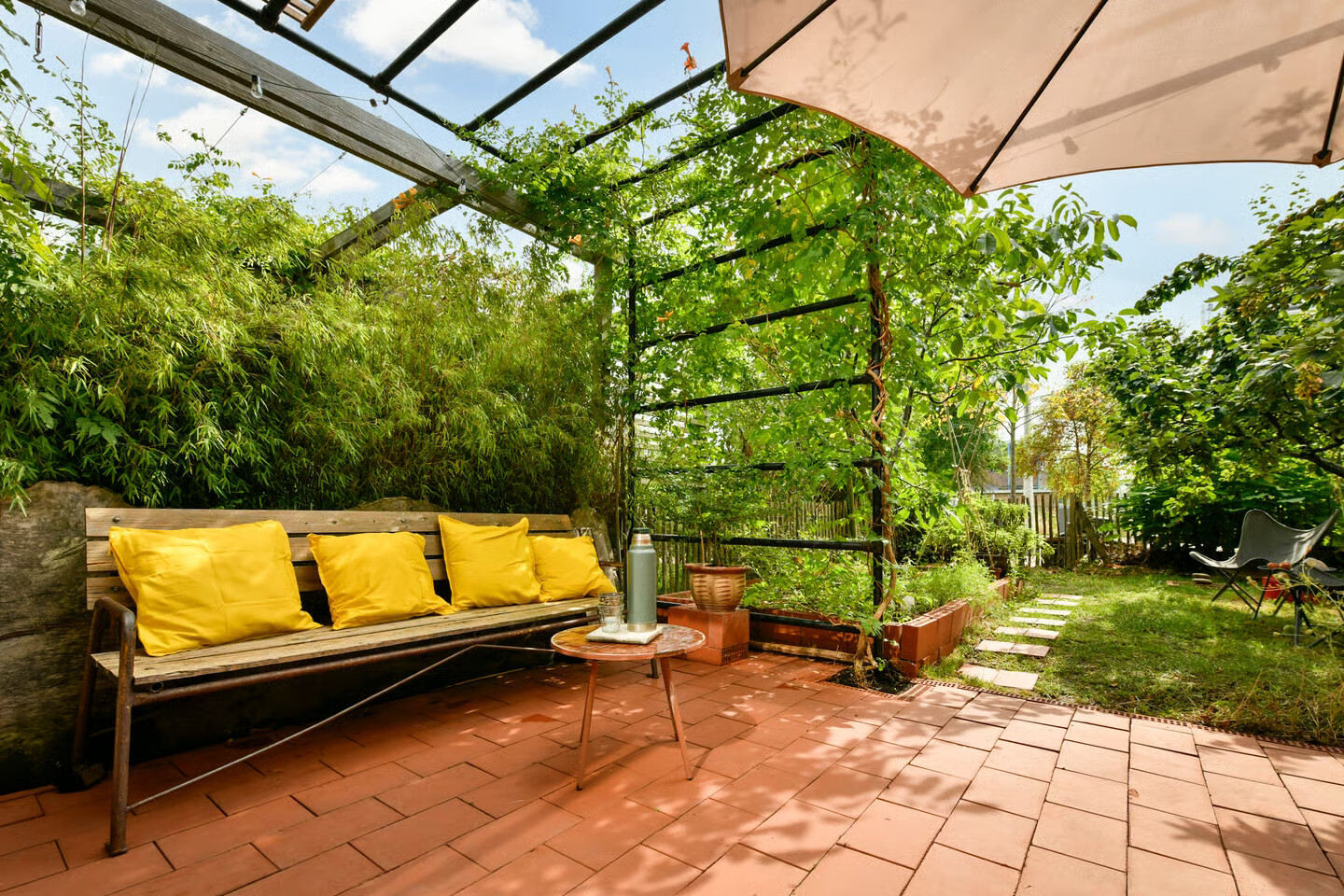 Tussenwoning te koop: Kaasjeskruidstraat 37, Amsterdam
