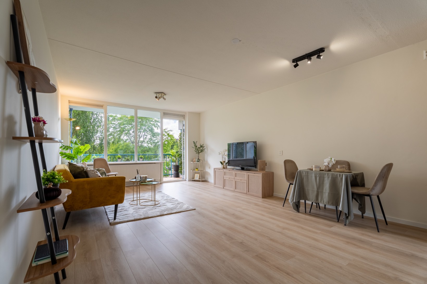 Appartement te koop: Vlakkerweg 51, Amsterdam