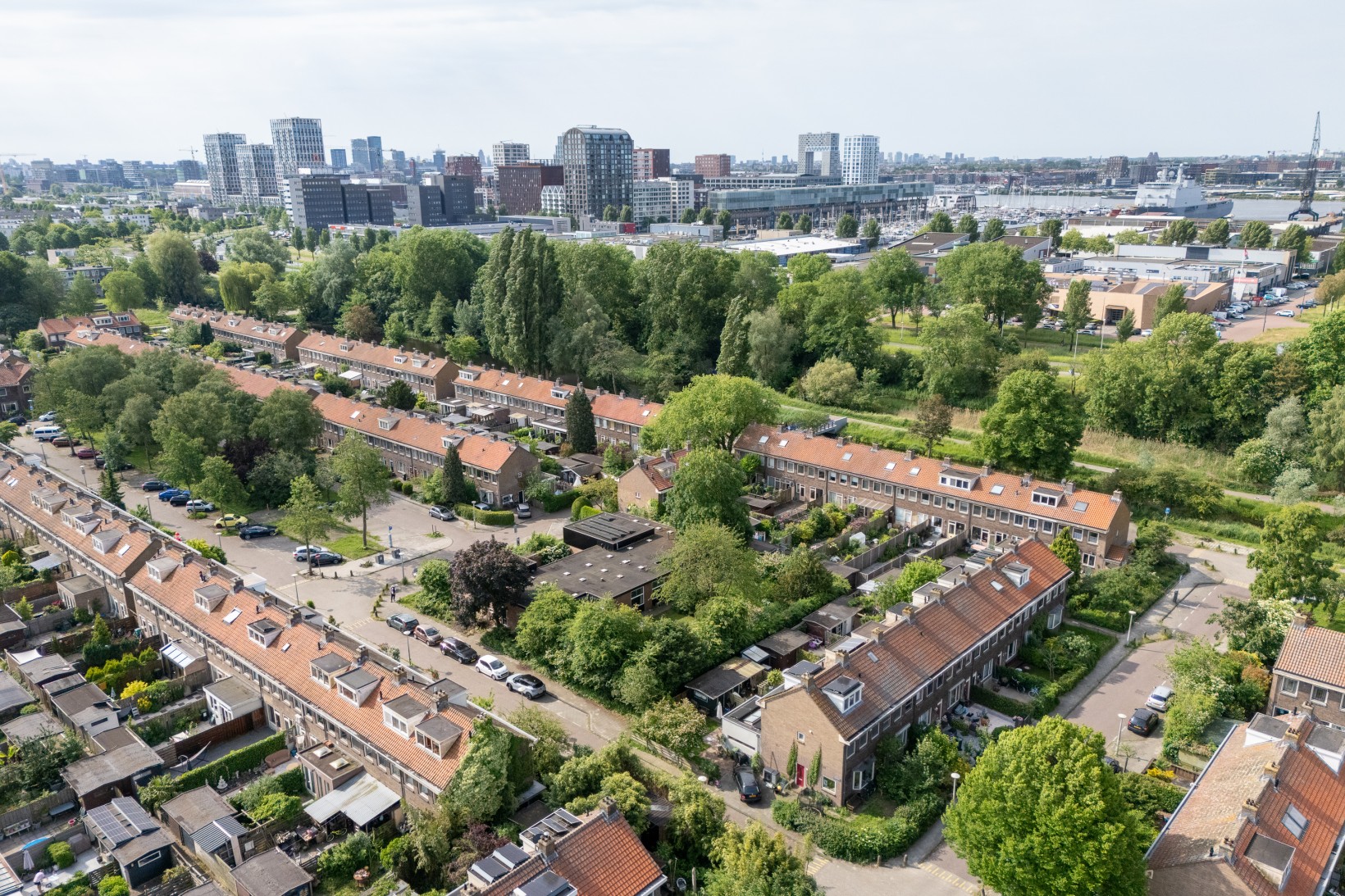 Twee-onder-één-kap te koop: Vegastraat 63, Amsterdam