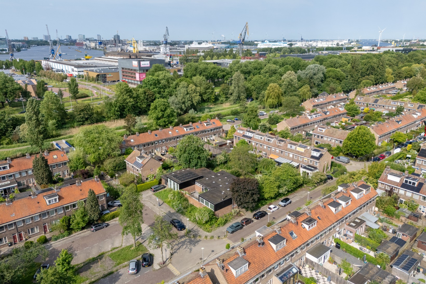 Twee-onder-één-kap te koop: Vegastraat 63, Amsterdam