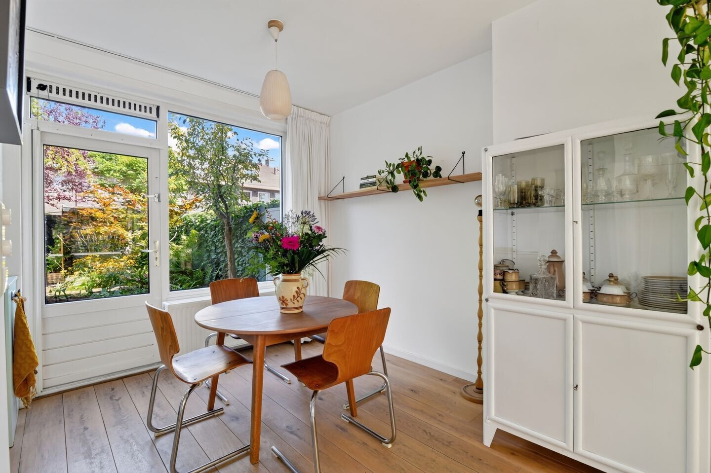 Tussenwoning te koop: Vegastraat 30, Amsterdam