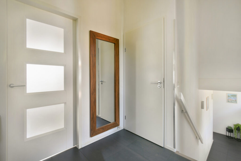 Twee-onder-één-kap te koop: Landsmeerderdijk 104, Amsterdam
