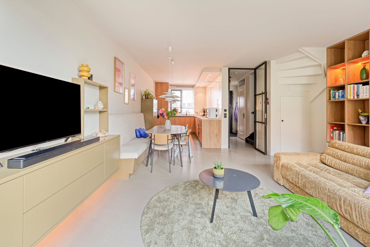 Tussenwoning te koop: Oossaander Hoop 10, Amsterdam