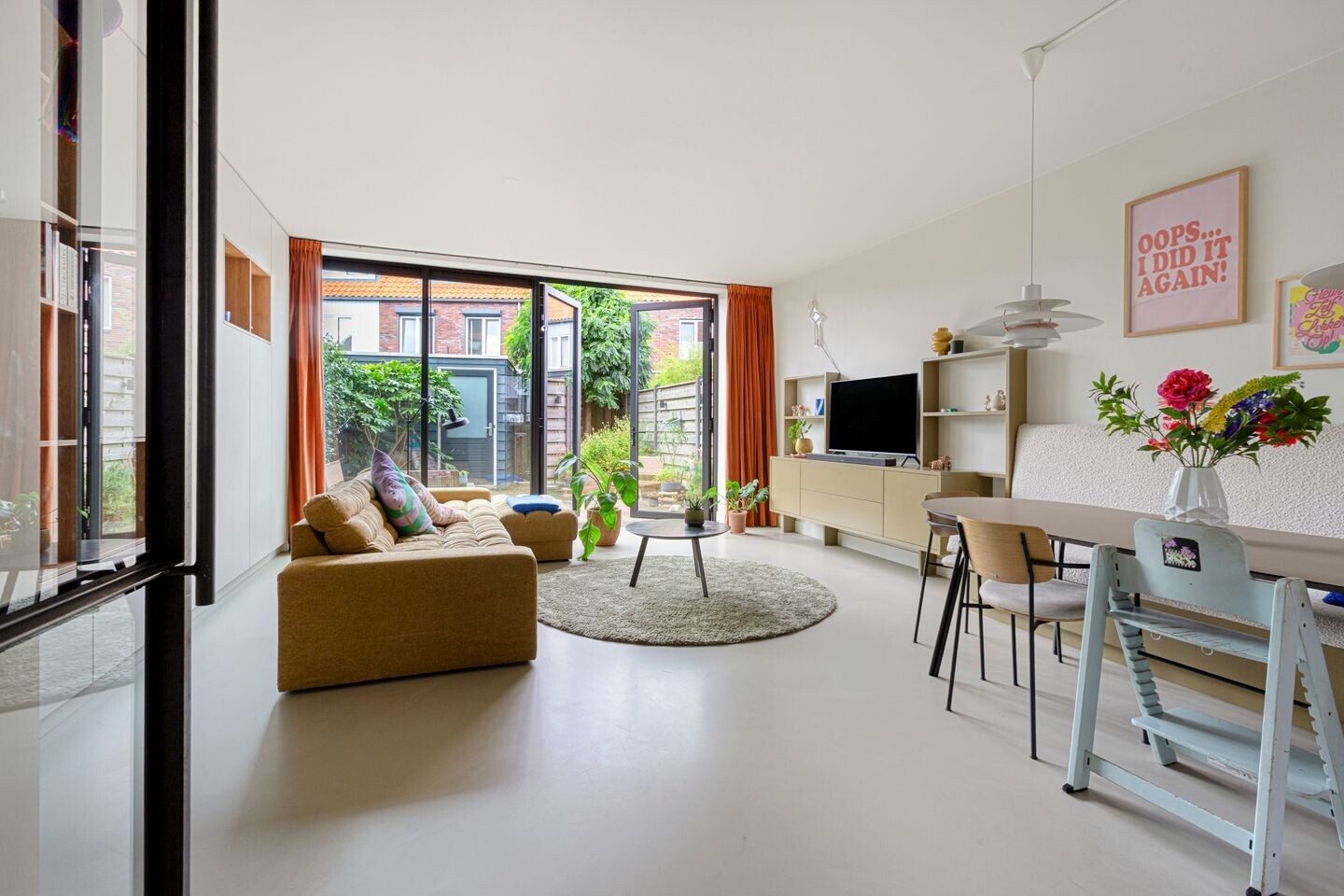 Tussenwoning te koop: Oossaander Hoop 10, Amsterdam