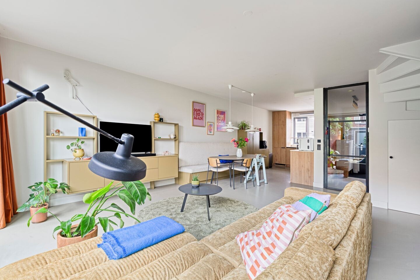Tussenwoning te koop: Oossaander Hoop 10, Amsterdam