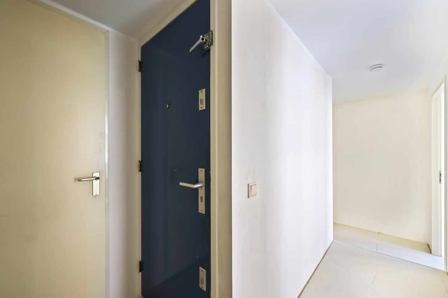 Studio te koop: Van der Hoopstraat 29-1, Amsterdam