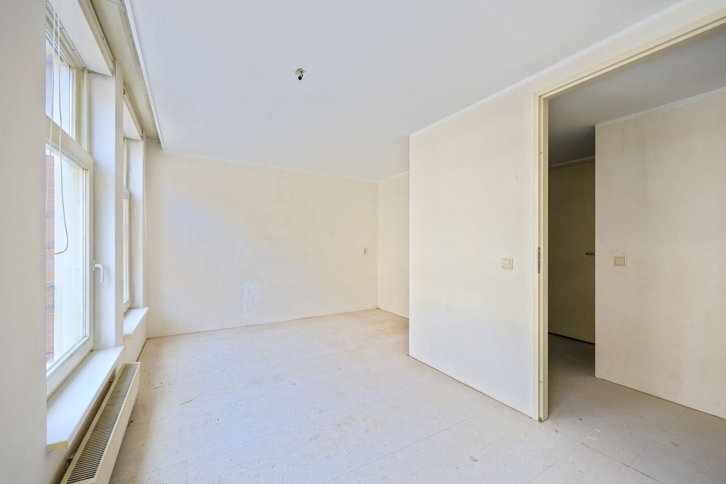 Studio te koop: Van der Hoopstraat 29-1, Amsterdam