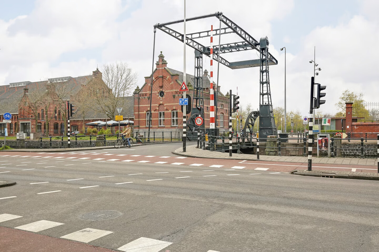 Studio te koop: Van der Hoopstraat 29-1, Amsterdam