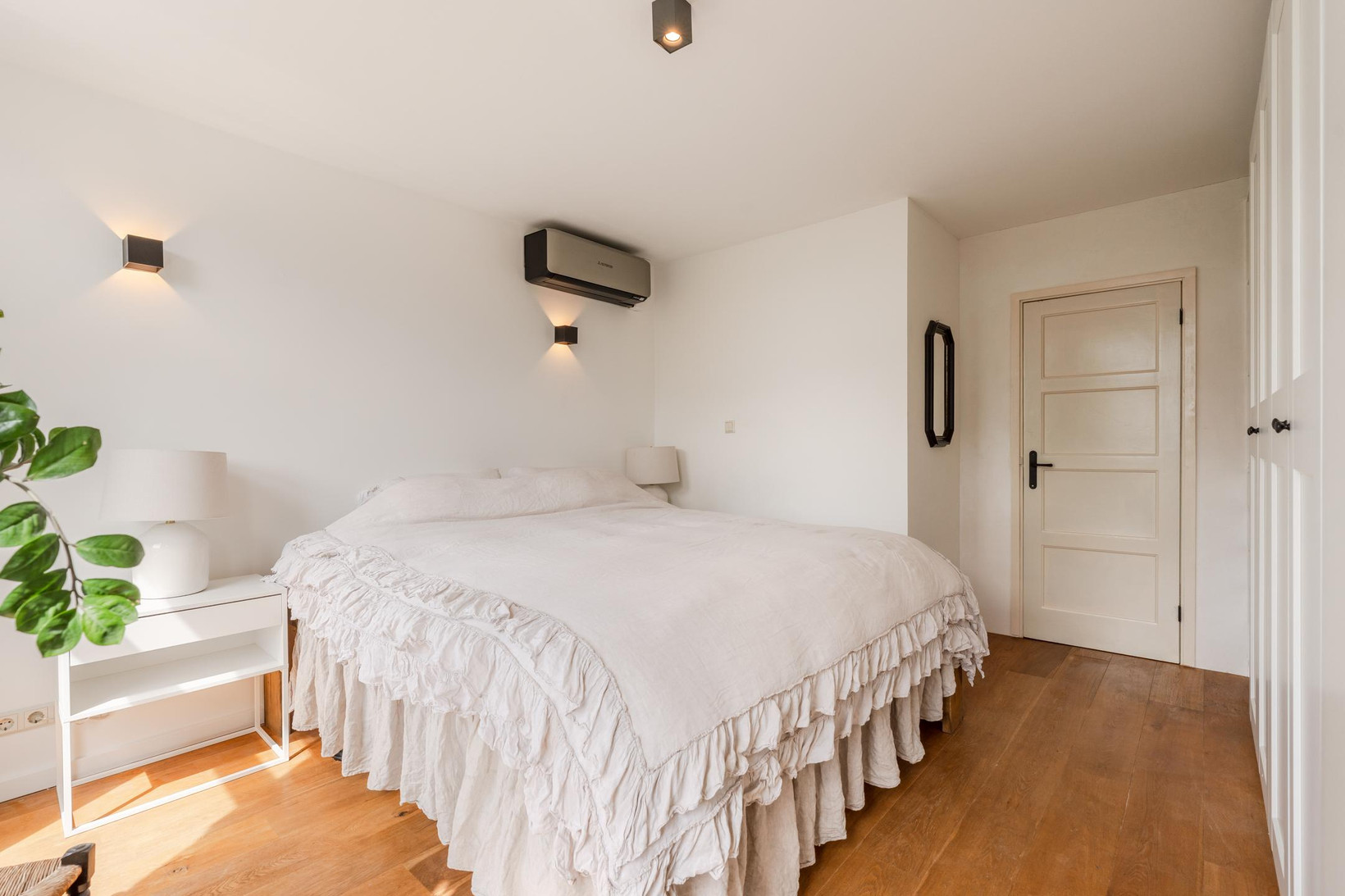 Studio te koop: Hugo de Grootkade 14-3, Amsterdam